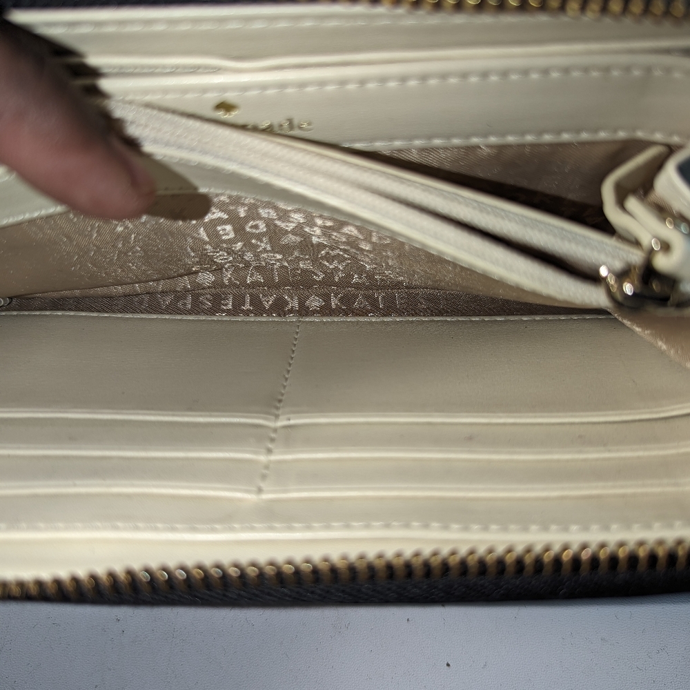 Signature Logo Jet Set Large Silver Tone Flat Multifunction Wristlet - Picture 6 of 7